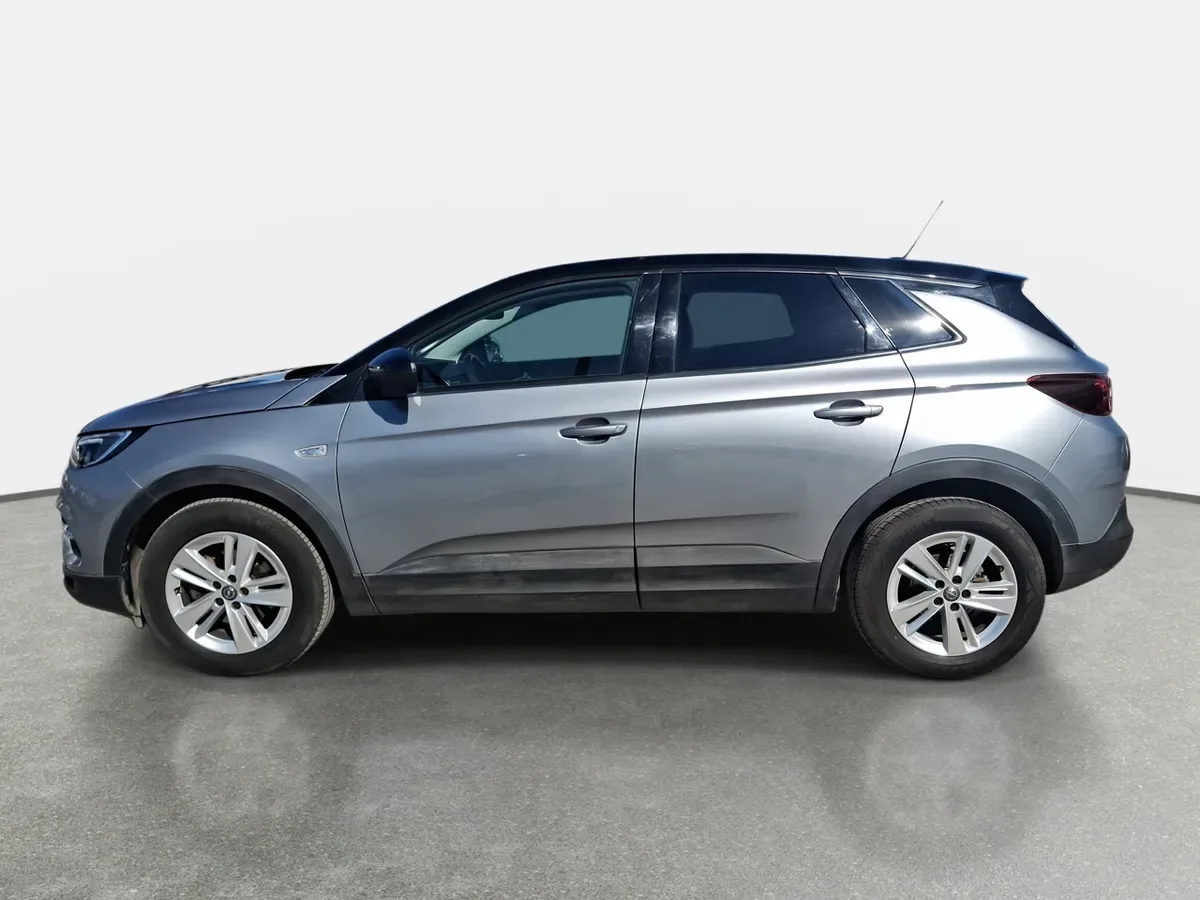 Opel Grandland 1.2t Gs Line 4x2 Mt 5p año 2022