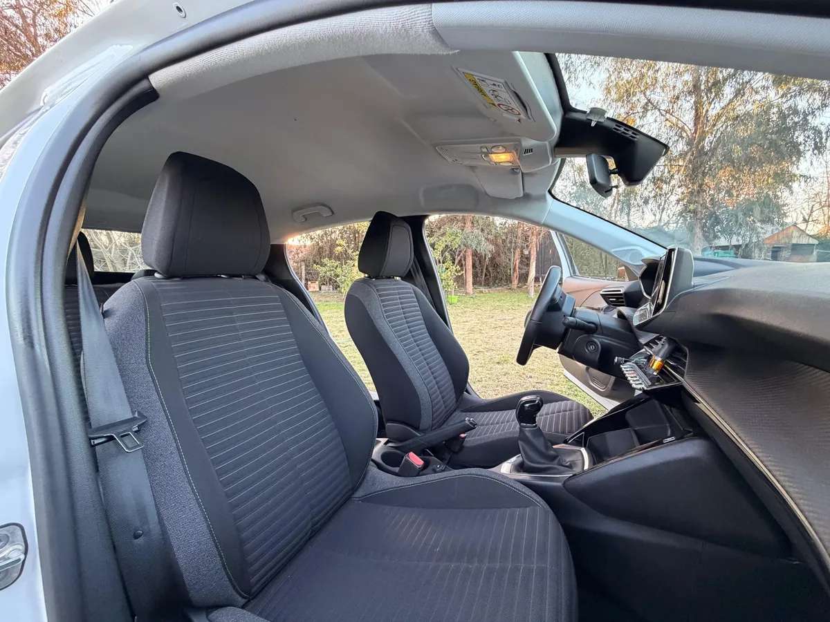 Peugeot 208 1.2 Active Pack Puretech 75 Mt año 2024
