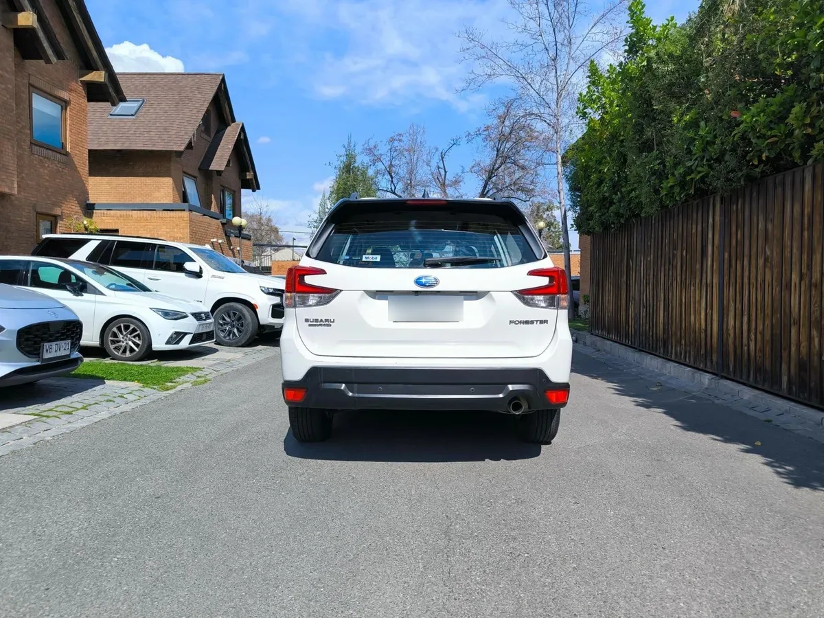 Subaru Forester 2.5 Dynamic Eyesight At 4x4 año 2024