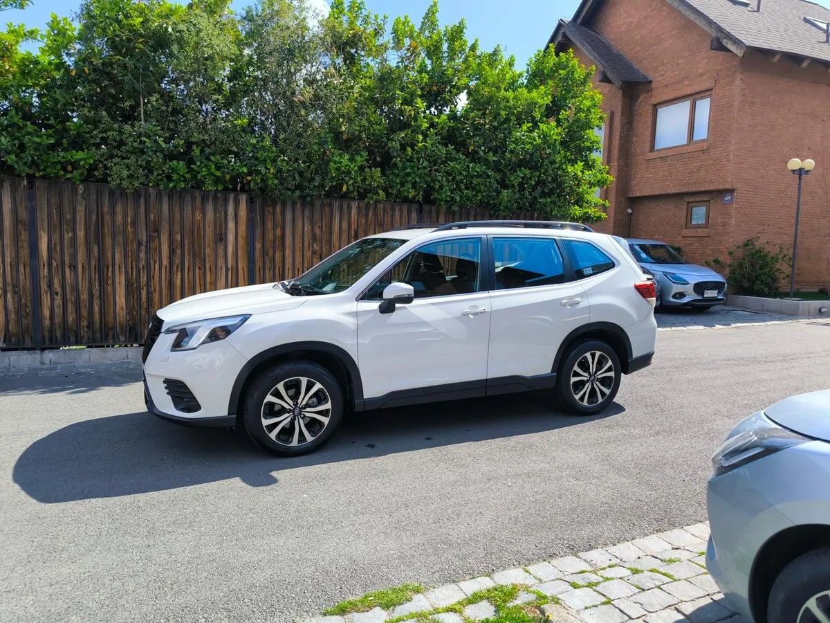 Subaru Forester 2.5 Dynamic Eyesight At 4x4 año 2024