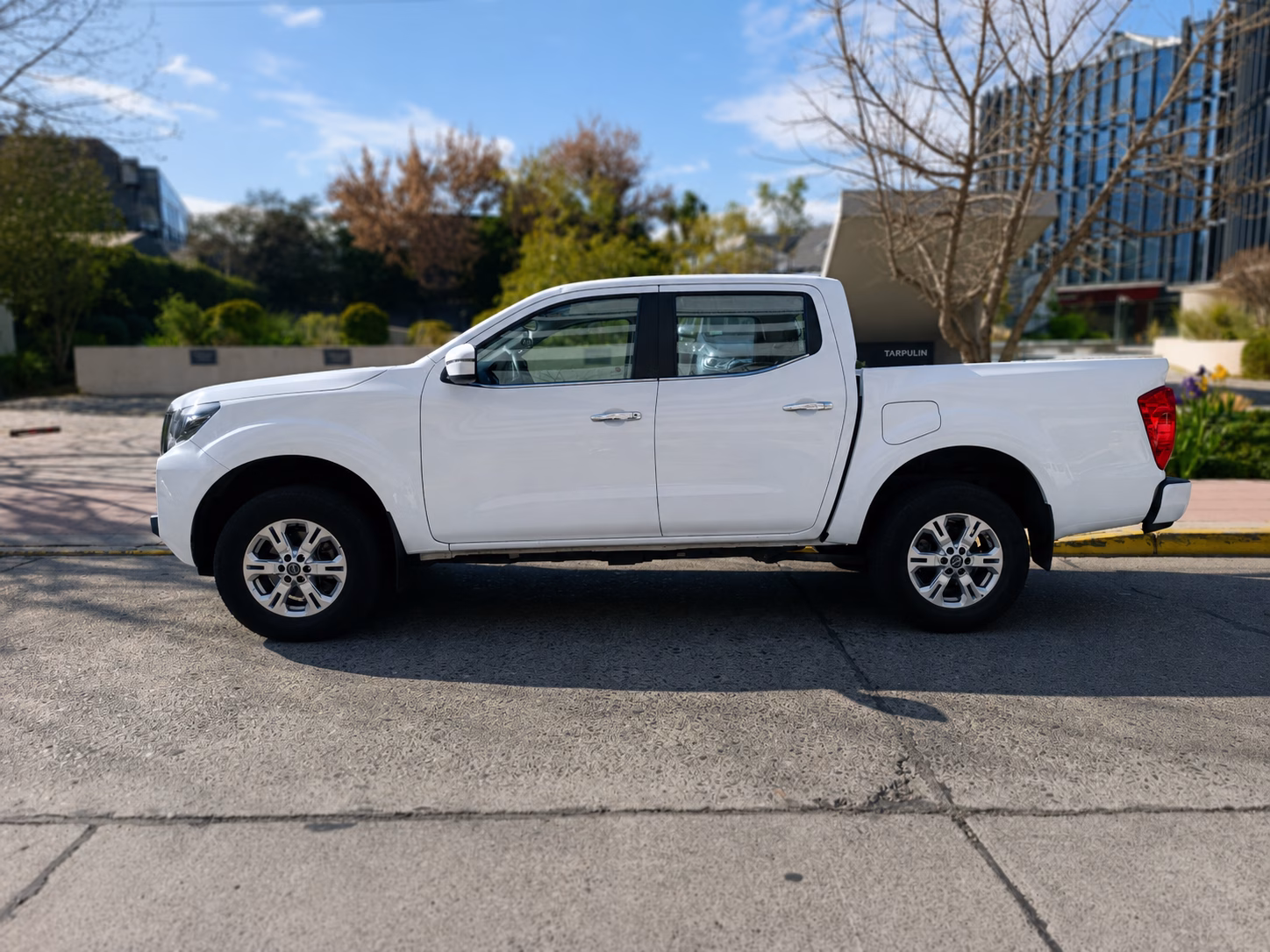 Nissan Navara Xe 4x2 año 2024