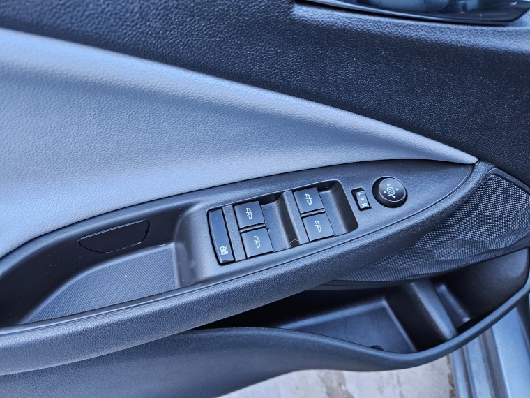 Chevrolet Onix 1.0 Premier At año 2022