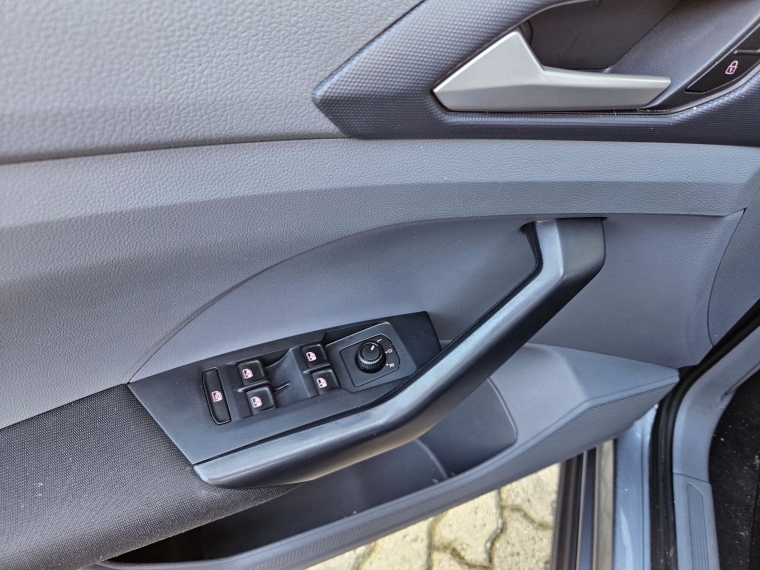 Volkswagen T-Cross Confortline Mt año 2021
