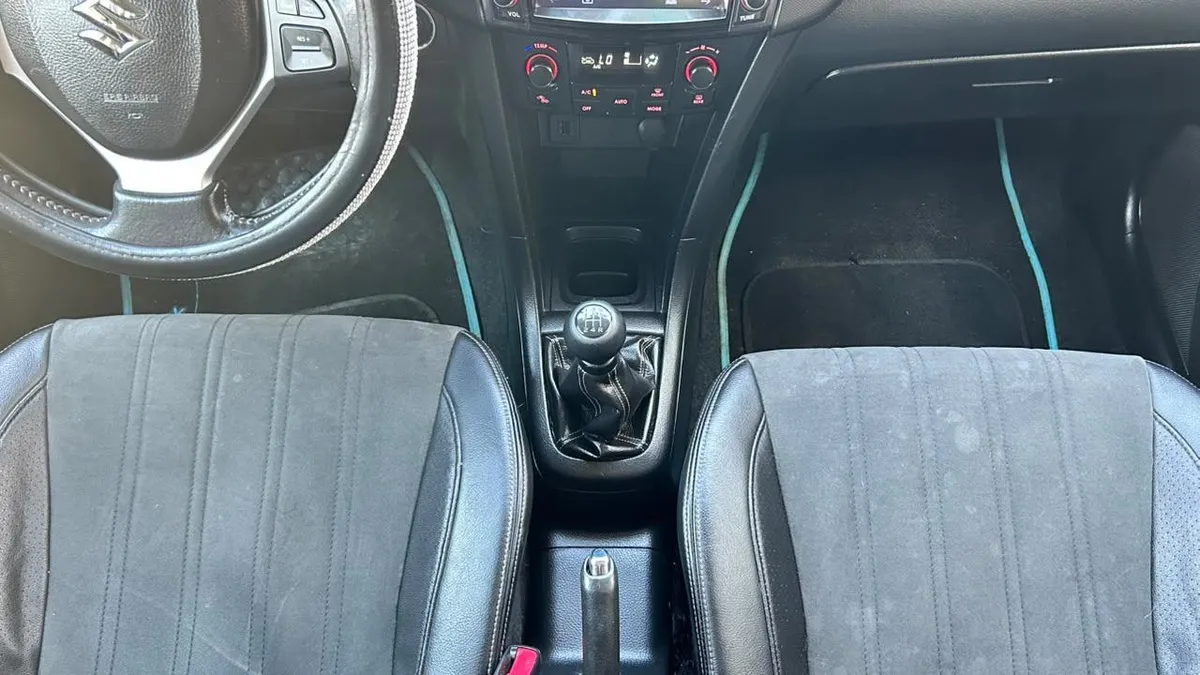 Suzuki Swift Glx 1.2 Mt año 2017