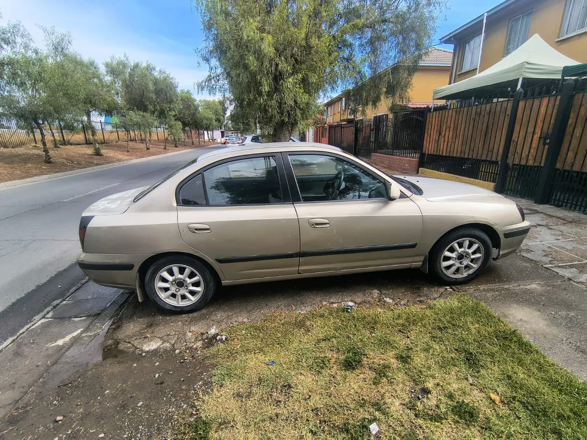 HYUNDAI ELANTRA 1.6 Hd Gls Mt Ac 2ab año 2007