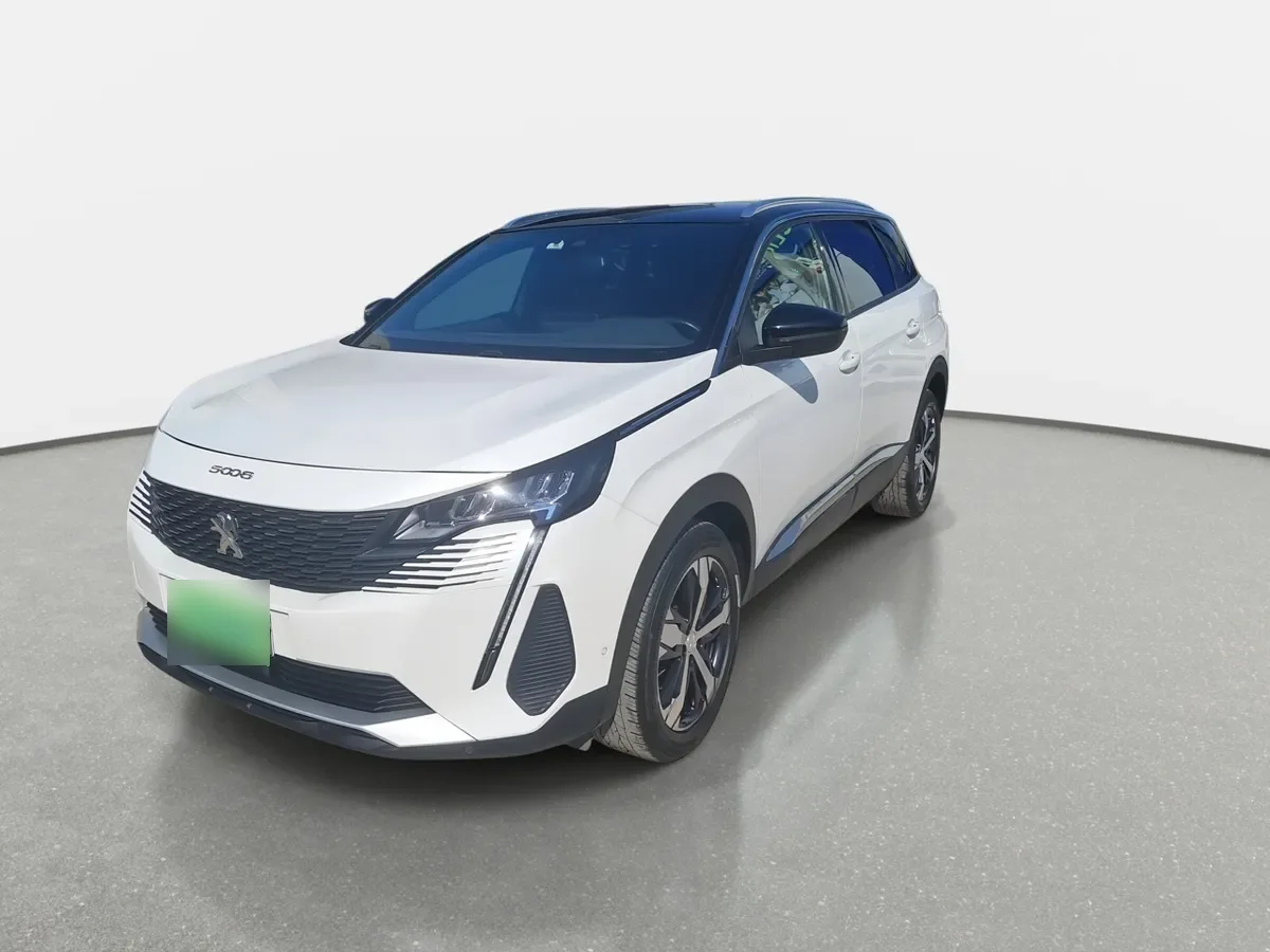 Peugeot 5008 1.5 Allure Pack Bluehdi 130 4x2 Eat8 5p año 2024