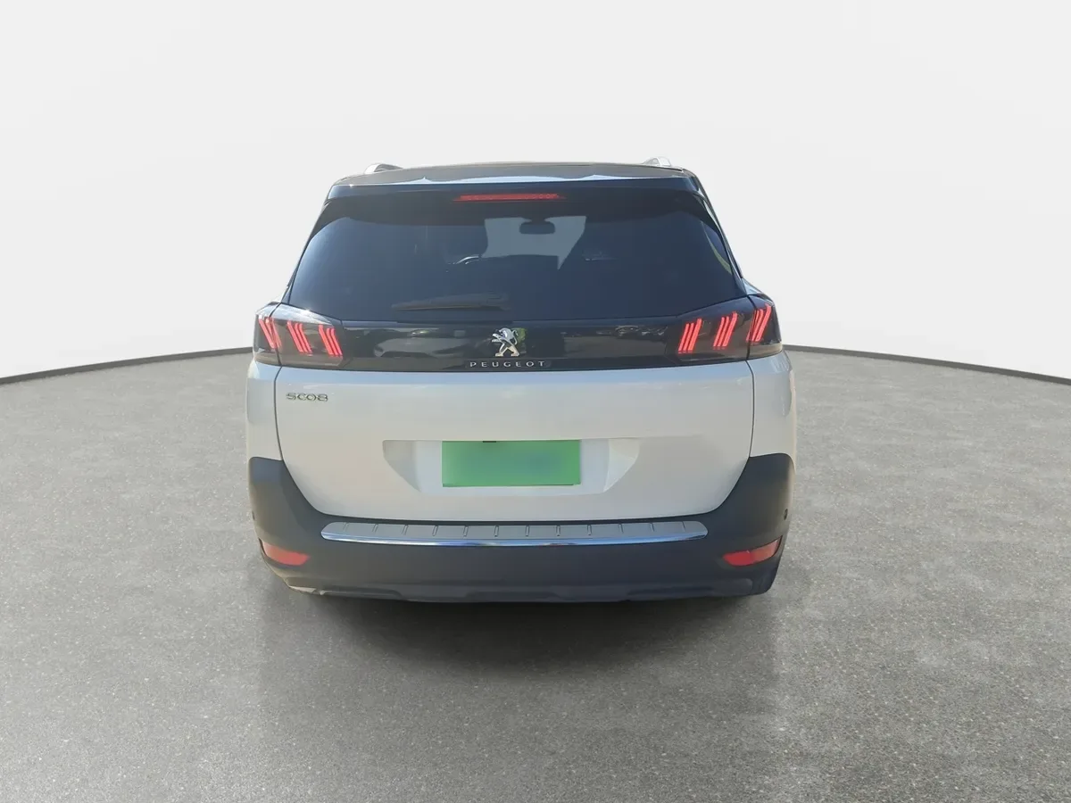 Peugeot 5008 1.5 Allure Pack Bluehdi 130 4x2 Eat8 5p año 2024
