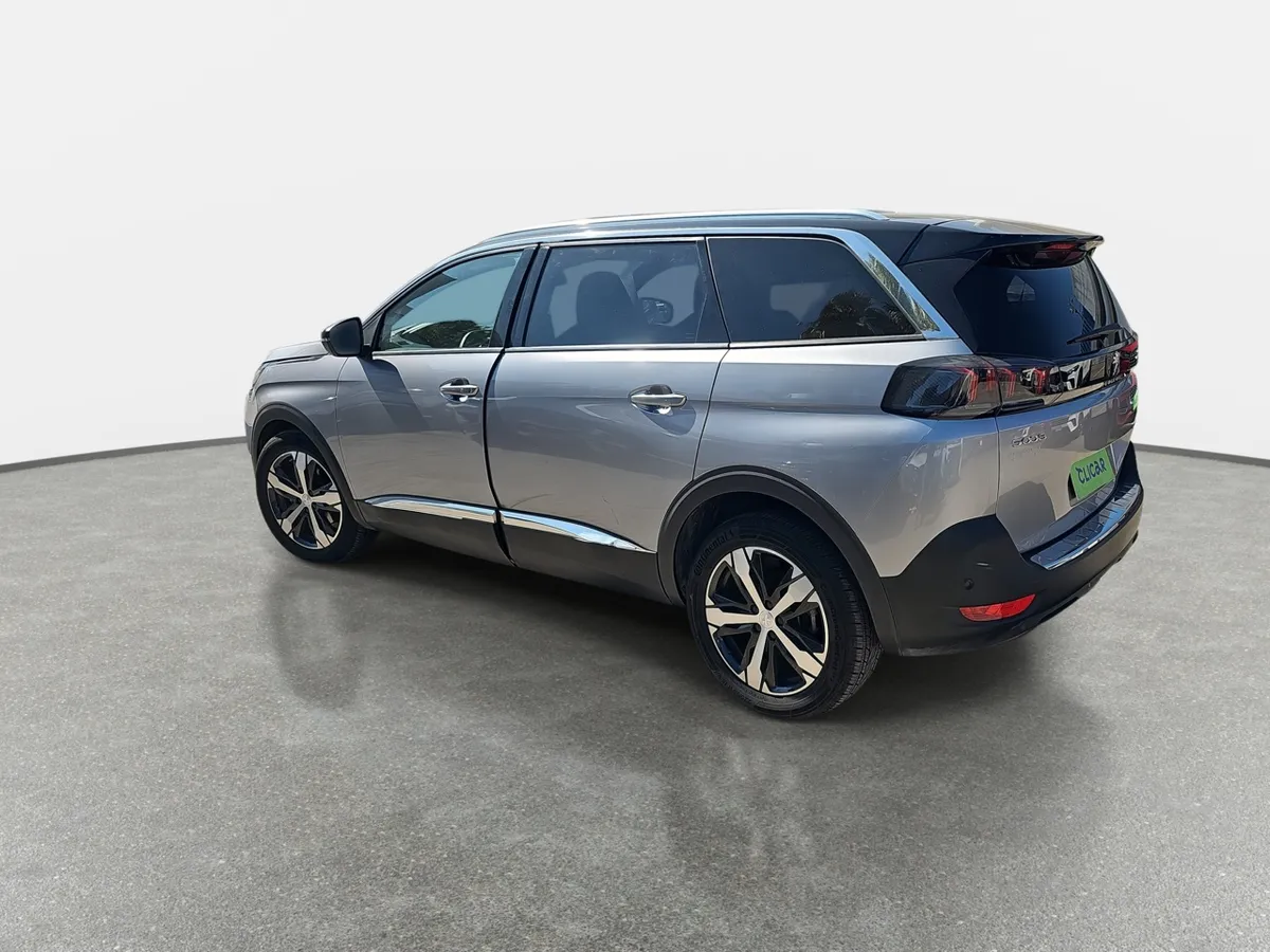 Peugeot 5008 1.5 Allure Pack Bluehdi 130 4x2 Eat8 5p año 2025