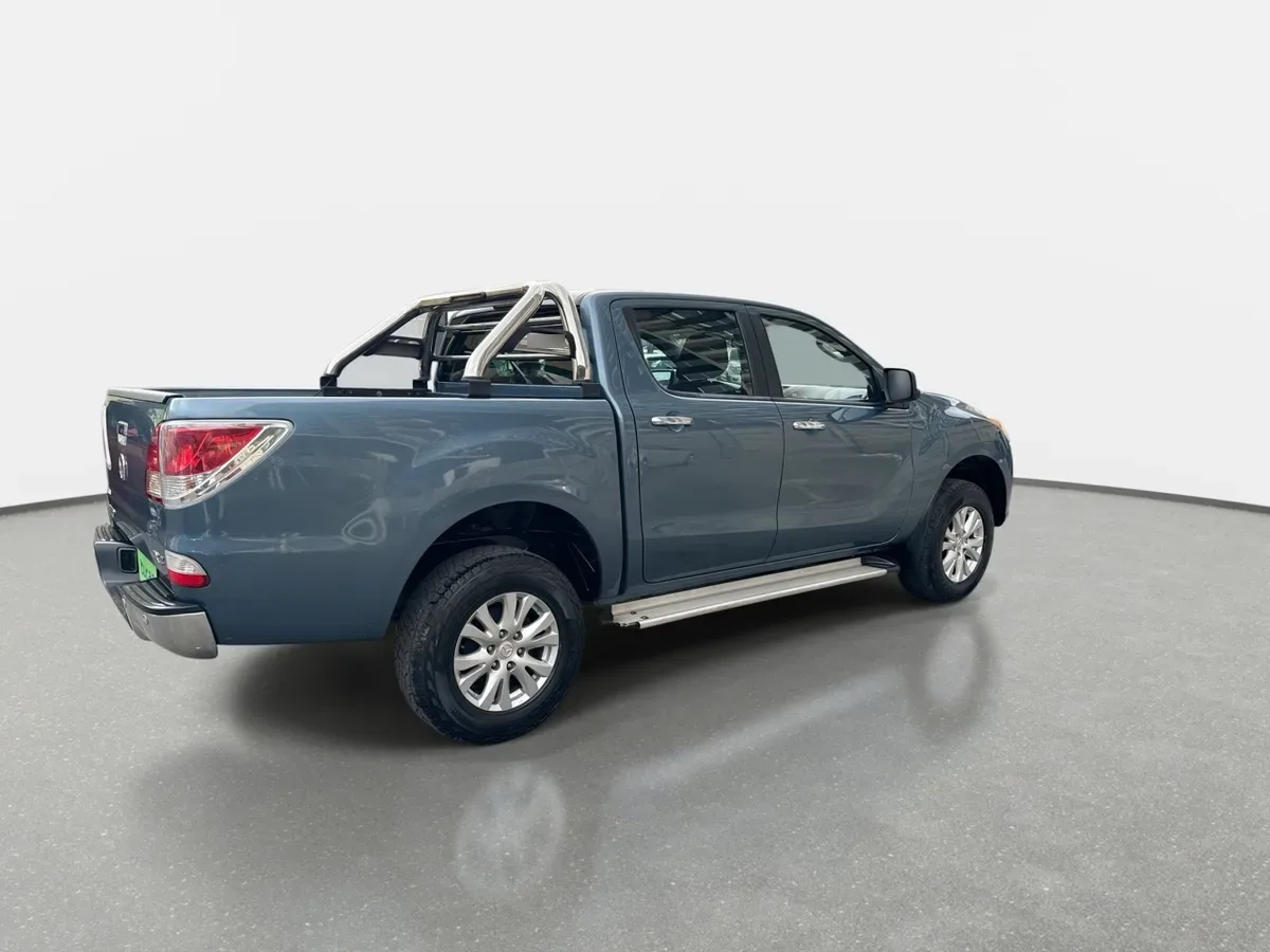 Mazda Bt-50 3.2 Sdx Diesel 4wd Euro5 High 6at 4p año 2015