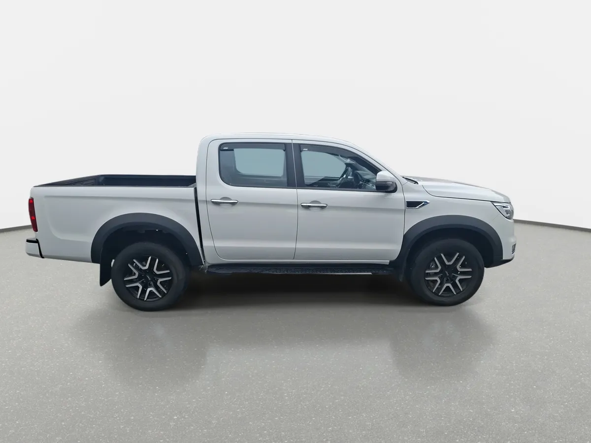 JAC T8 2.0 Luxury 4x2 Diesel Euro6 Mt 4p año 2026