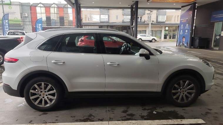 Porsche Cayenne 3.0 V6 4x4 E3 At 5p año 2019