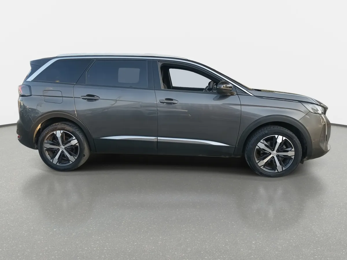 Peugeot 5008 1.5 Allure Pack Bluehdi 130 4x2 Eat8 5p año 2024