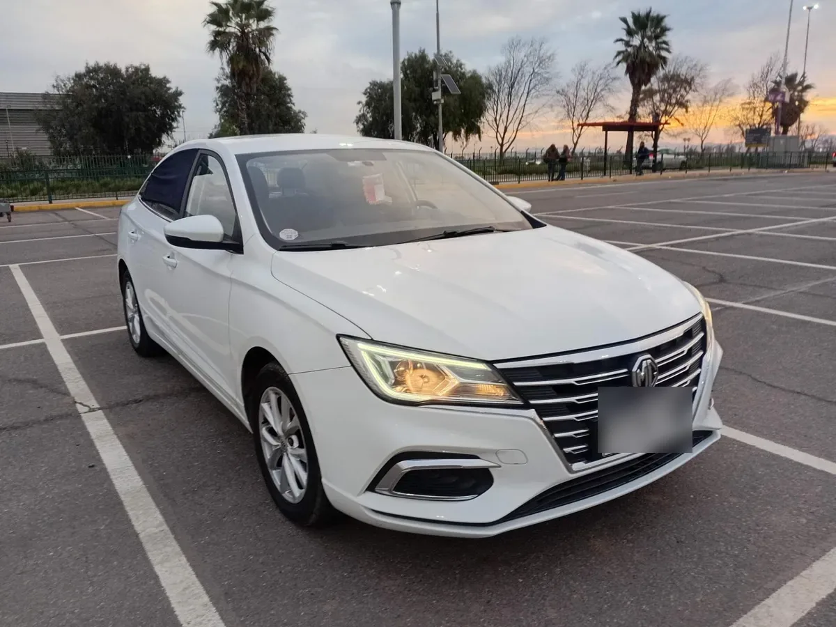 MG 5 1.5 Com 4x2 Mt 4p año 2025