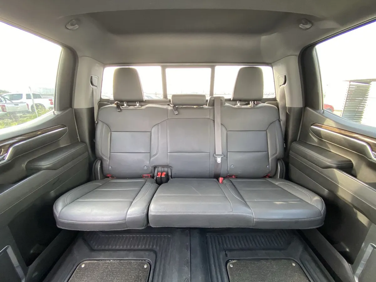 Chevrolet Silverado 5.3 Lt R Trail Boss Z71 4x4 At 4p año 2024