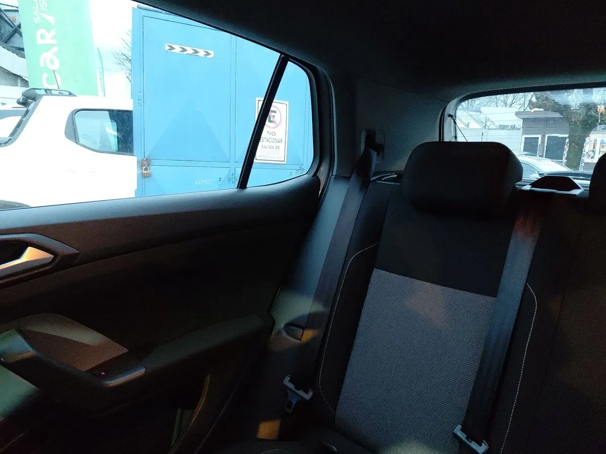 Volkswagen T-Cross 1.0 Tsi Trendline 4x2 5mt 5p año 2025