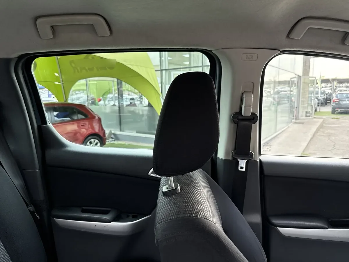 Mazda Bt-50 3.2 Sdx Diesel 4wd Euro5 High 6at 4p año 2015