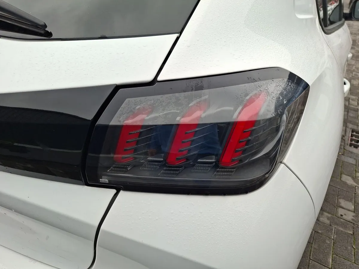 Peugeot 208 1.2 Puretech Allure Pack 130 4x2 Eat8 5p año 2024