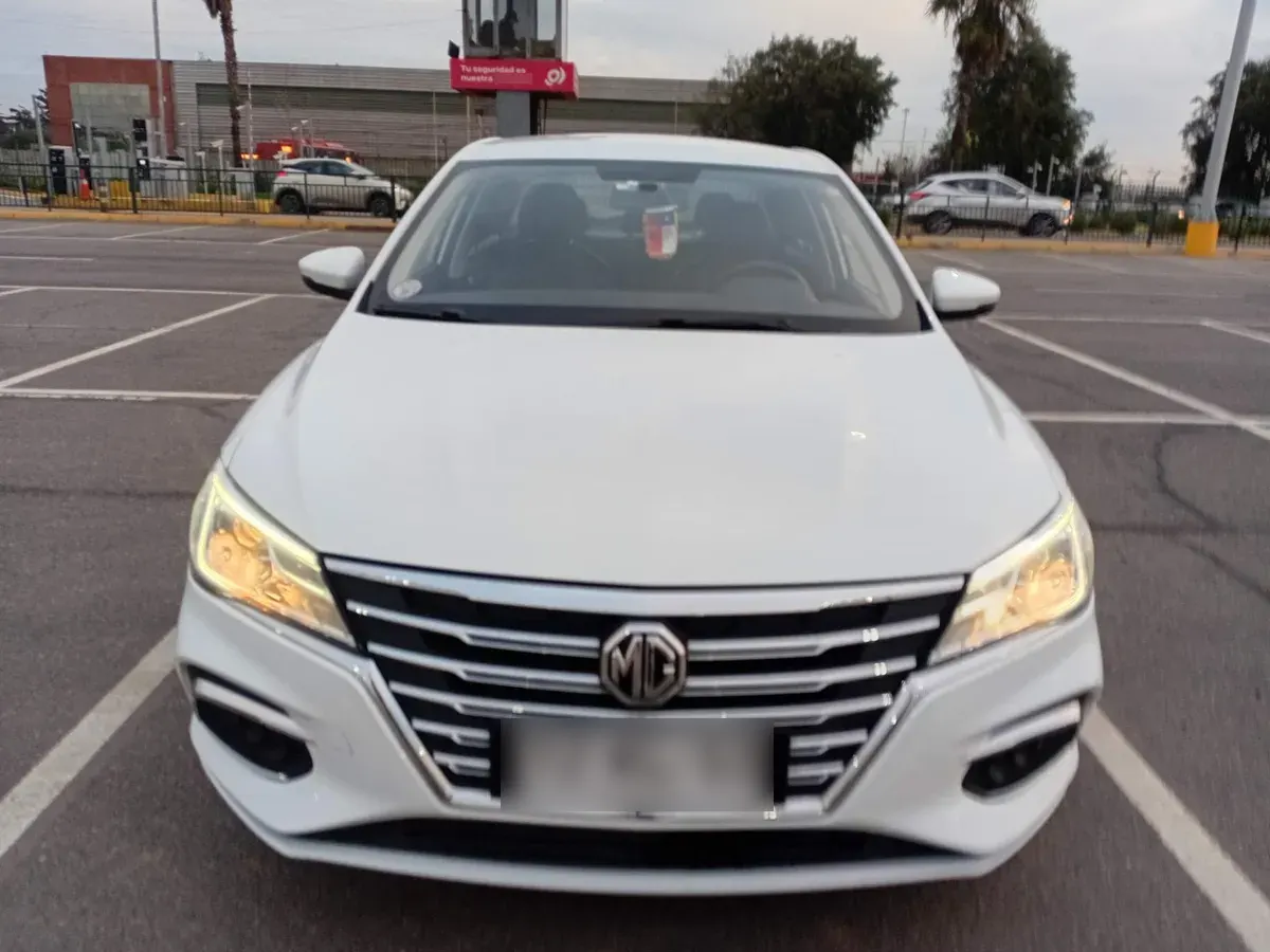MG 5 1.5 Com 4x2 Mt 4p año 2025