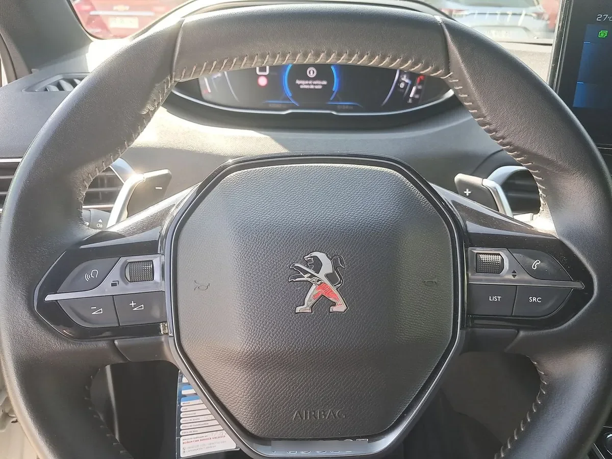 Peugeot 5008 1.5 Allure Pack Bluehdi 130 4x2 Eat8 5p año 2024