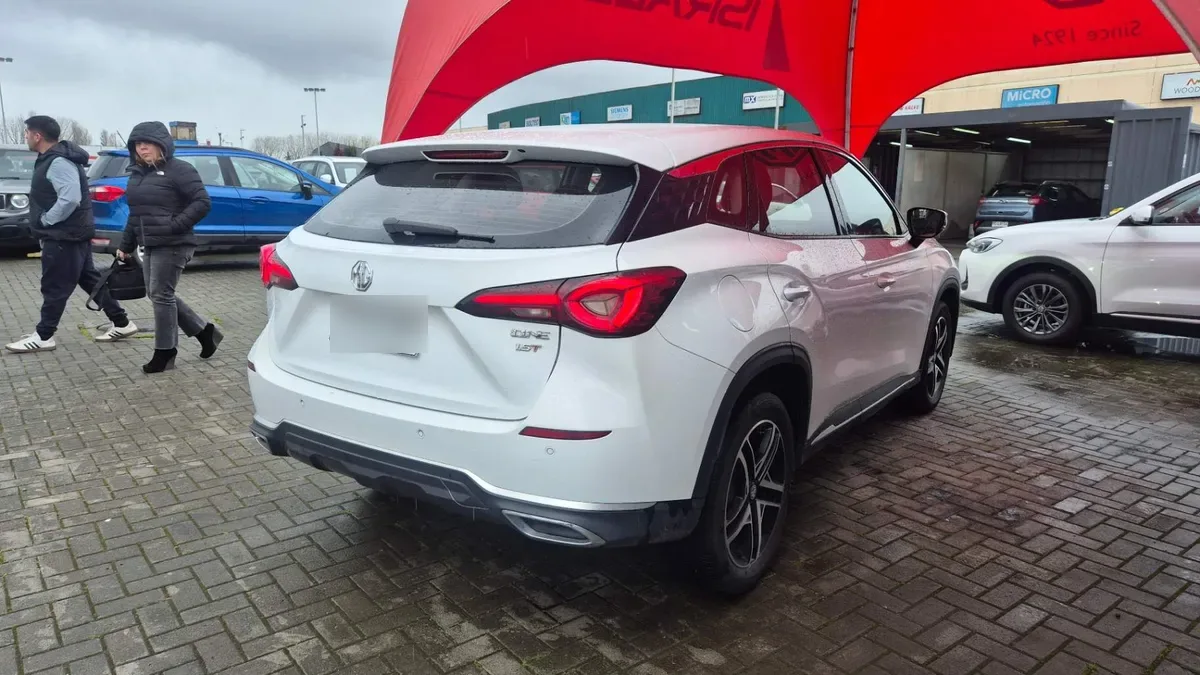MG One 1.5t Com 2wd Cvt At 5p año 2025