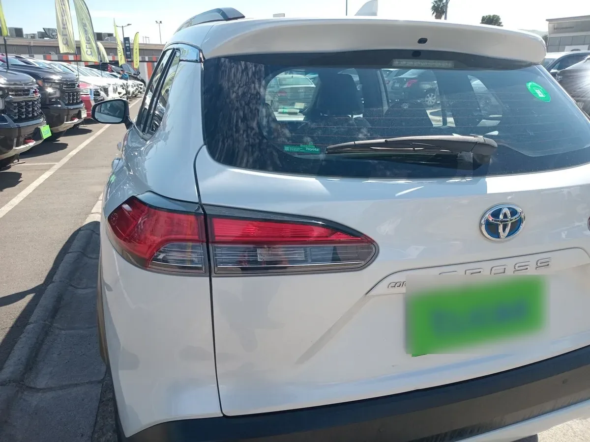 Toyota Corolla Cross 1.8 Seg Hybrid 4x2 Cvt At 5p año 2023