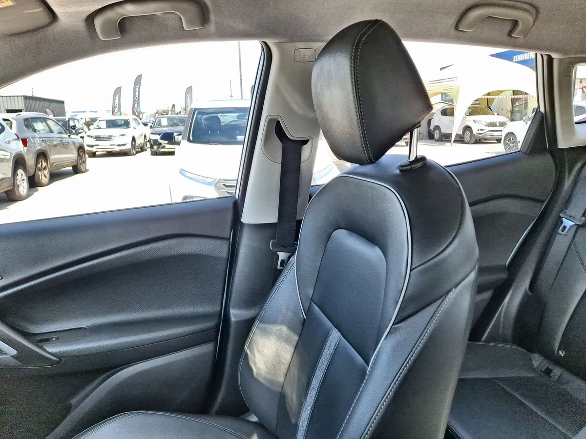Chevrolet Tracker 1.2t Ltz T 4x2 Mt 5p año 2026