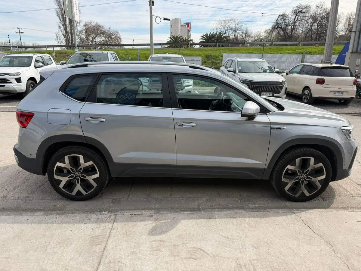 Volkswagen Taos 1.4 Tsi Highline 4x2 At 5p año 2025