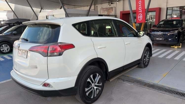 Toyota Rav 4 2.0 Adventure 4x2 Lujo Cvt At 5p año 2019