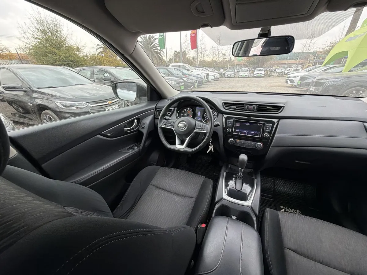Nissan X-Trail 2.5 Sense Mc 4x2 2row Cvt At 5p año 2022