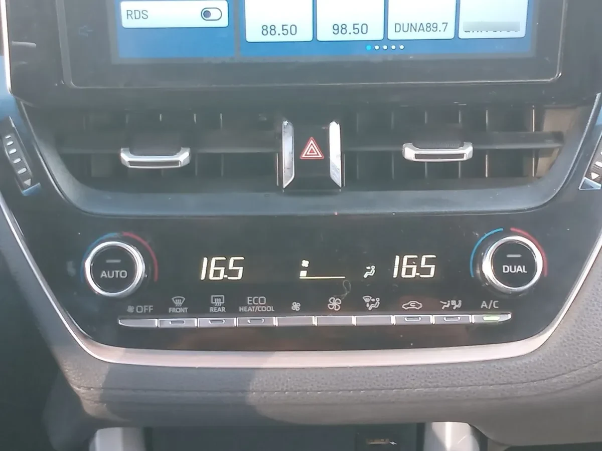 Toyota Corolla Cross 1.8 Seg Hybrid 4x2 Cvt At 5p año 2023