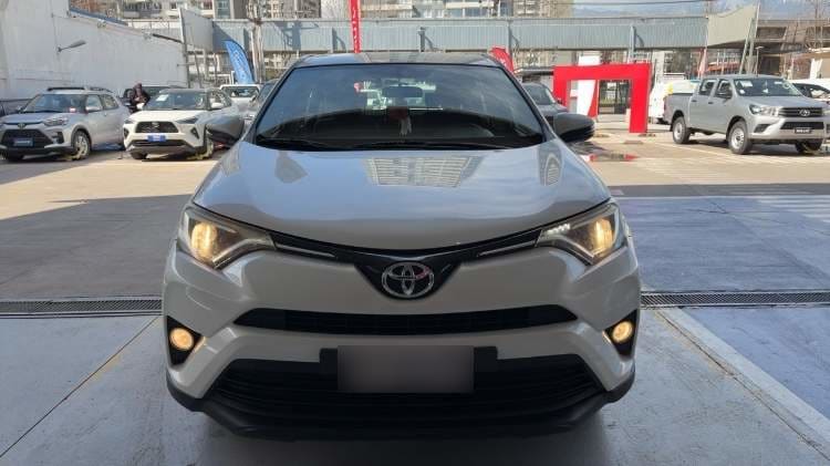 Toyota Rav 4 2.0 Adventure 4x2 Lujo Cvt At 5p año 2019