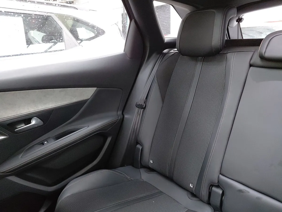 Peugeot 3008 1.6 Gt Puretech 4x2 180 Eat8 5p año 2022