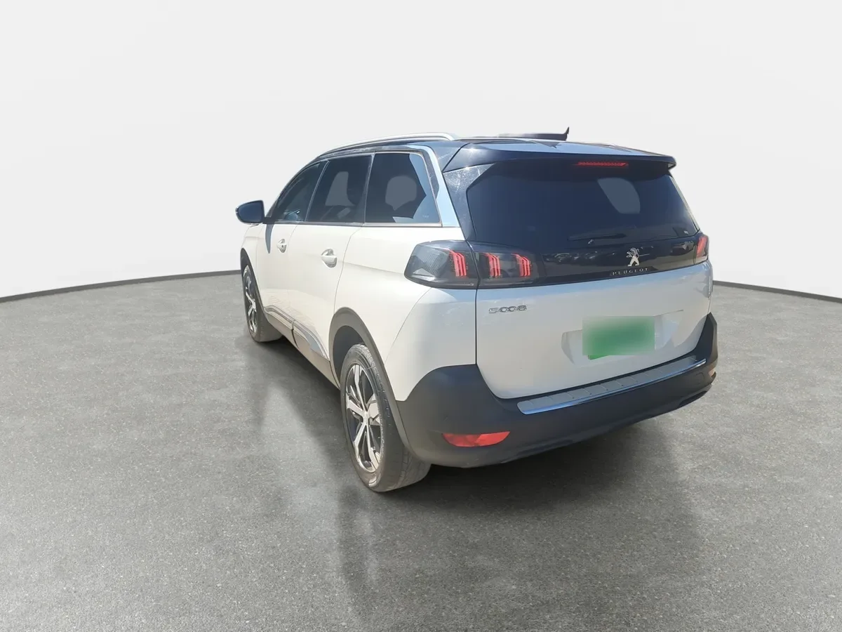 Peugeot 5008 1.5 Allure Pack Bluehdi 130 4x2 Eat8 5p año 2024