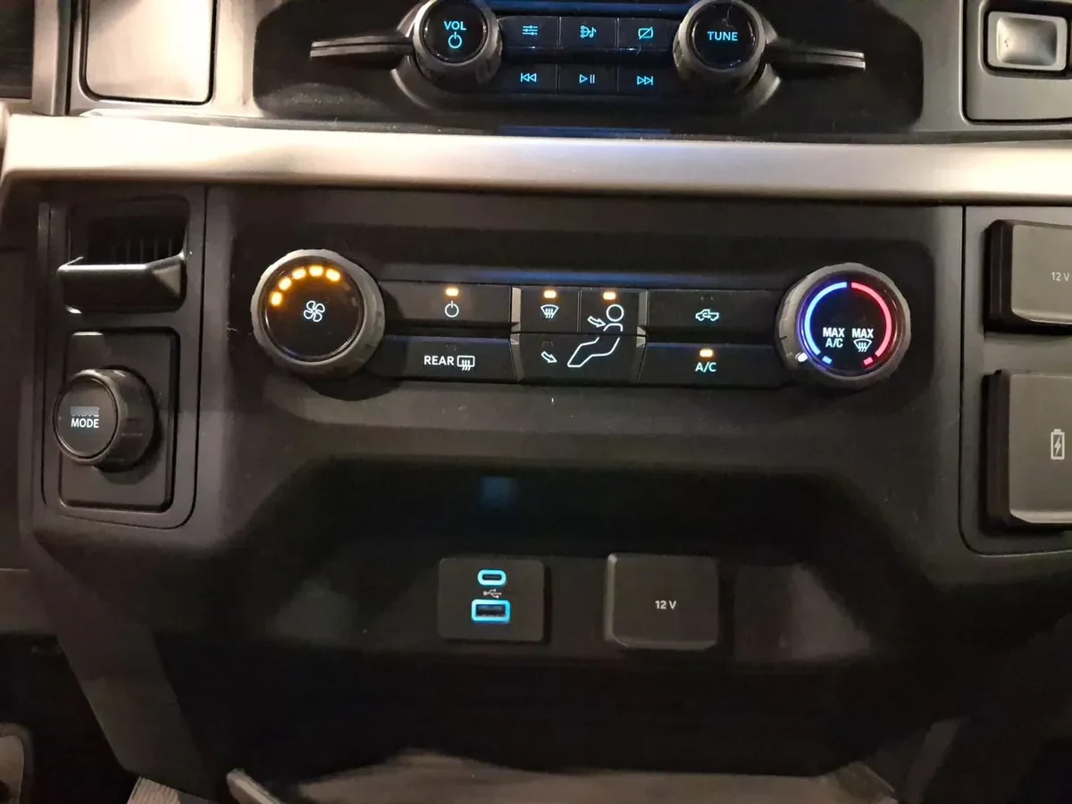 Ford F-150 3.3 Xlt Cc Dob. Cab. 4x2 At 4p año 2022