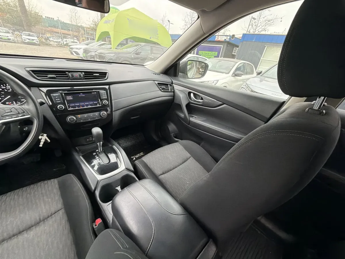 Nissan X-Trail 2.5 Sense Mc 4x2 2row Cvt At 5p año 2022