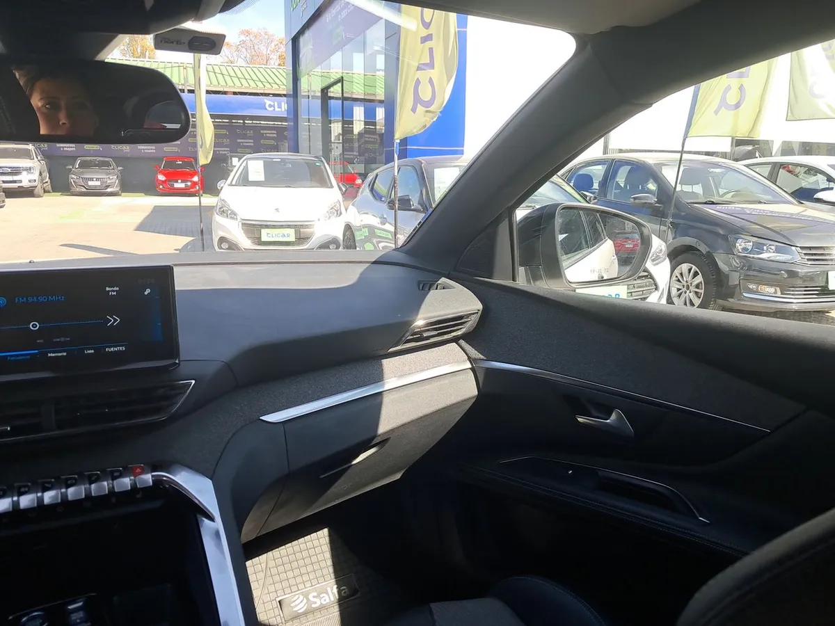Peugeot 5008 1.5 Allure Pack Bluehdi 130 4x2 Eat8 5p año 2024