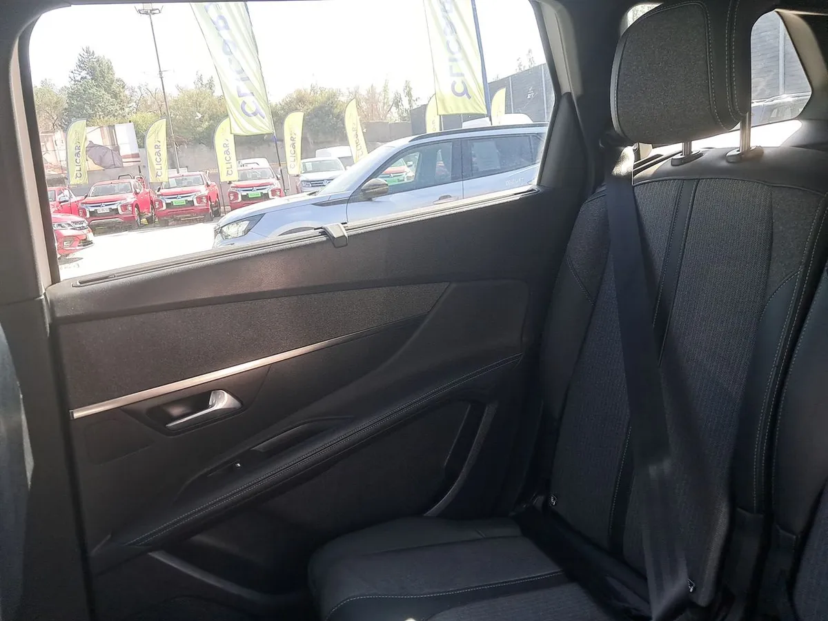 Peugeot 5008 1.5 Allure Pack Bluehdi 130 4x2 Eat8 5p año 2024