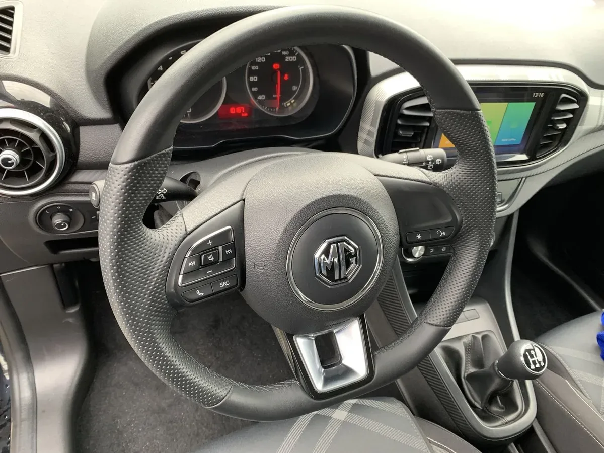 MG Mg 3 1.5 Com 2wd Hb Mt 5p año 2026