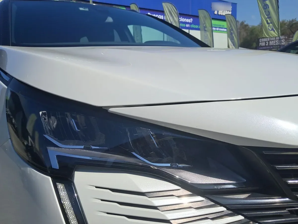 Peugeot 5008 1.5 Allure Pack Bluehdi 130 4x2 Eat8 5p año 2024