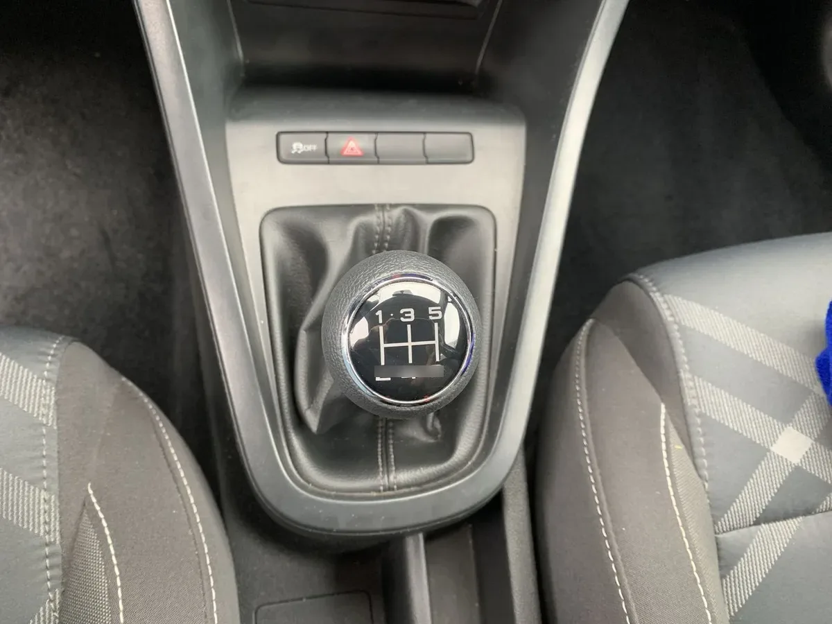 MG Mg 3 1.5 Com 2wd Hb Mt 5p año 2026