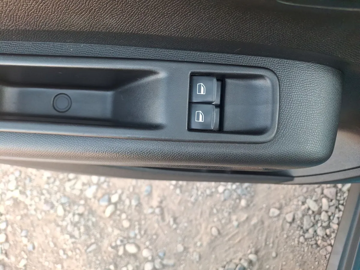 Citroen C3 1.2 Puretech Feel 4x2 Hb 110 Ss Eat6 At 5p año 2023