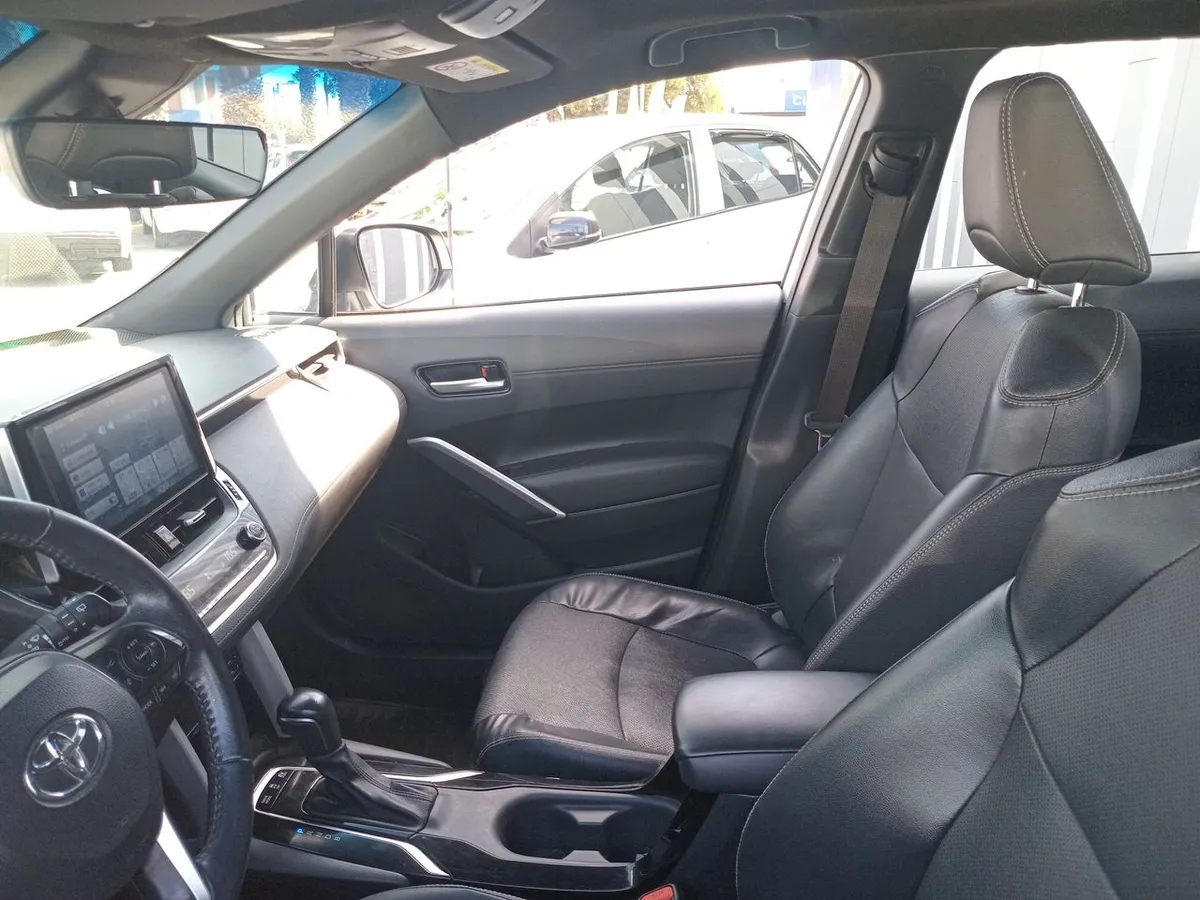 Toyota Corolla Cross 1.8 Seg Hybrid 4x2 Cvt At 5p año 2023
