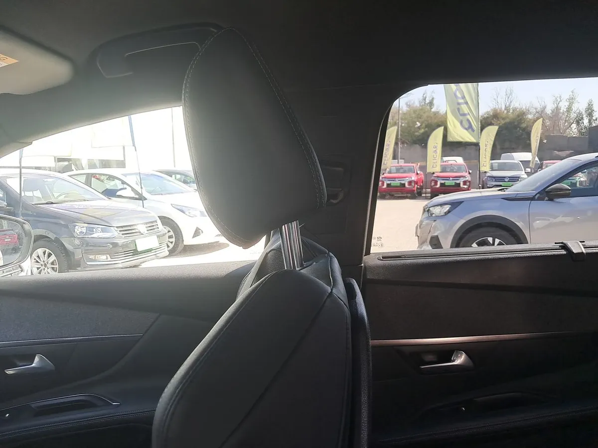 Peugeot 5008 1.5 Allure Pack Bluehdi 130 4x2 Eat8 5p año 2024