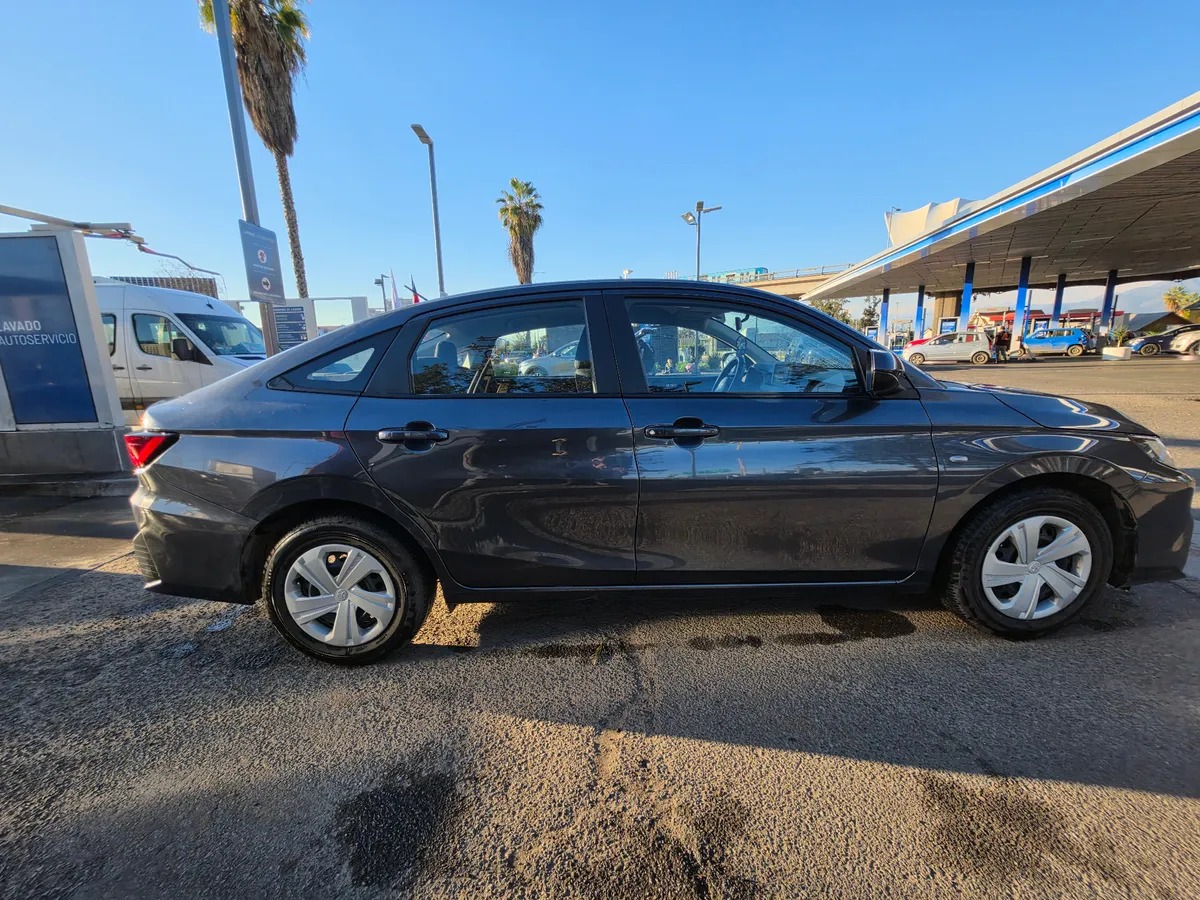 TOYOTA YARIS 1.5 I Sedan Mt año 2026