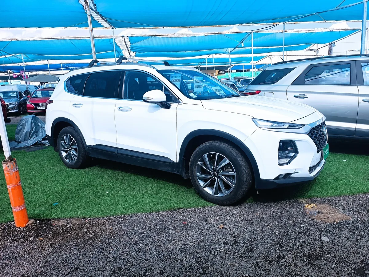 HYUNDAI SANTA FE 2.4 Gl 2wd Mt año 2019