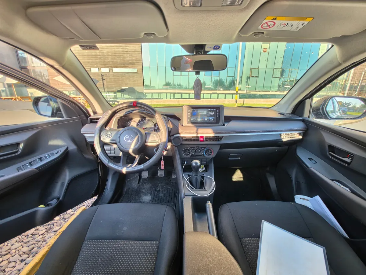 TOYOTA YARIS 1.5 I Sedan Mt año 2026