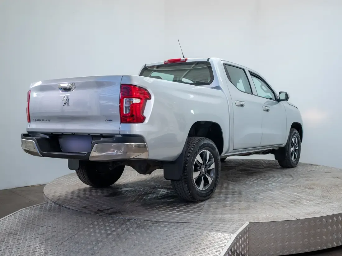 Peugeot Landtrek Landtrek Active Diesel 180hp 4x4 At año 2025