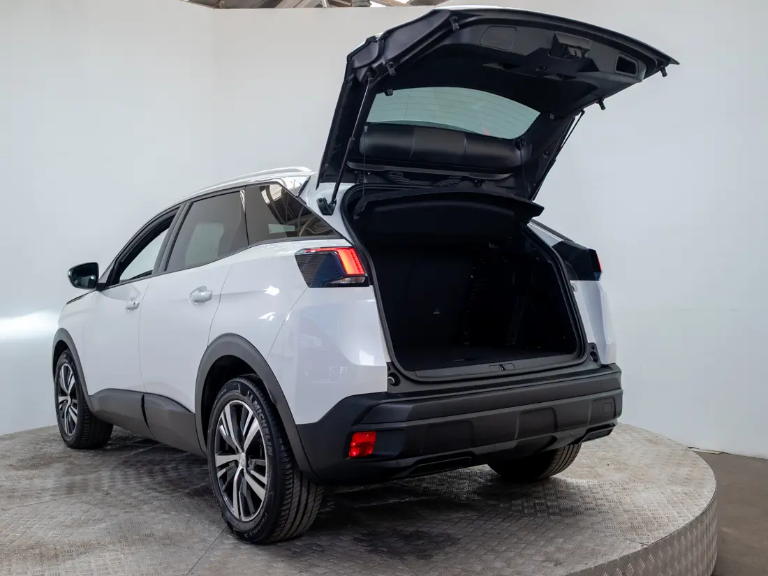 Peugeot 3008 3008 1.2 Active Pack Puretech 130 Mt año 2024
