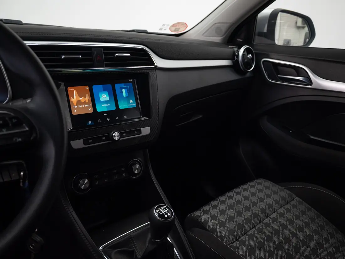 MG Zs 1.5 Std Mt año 2025