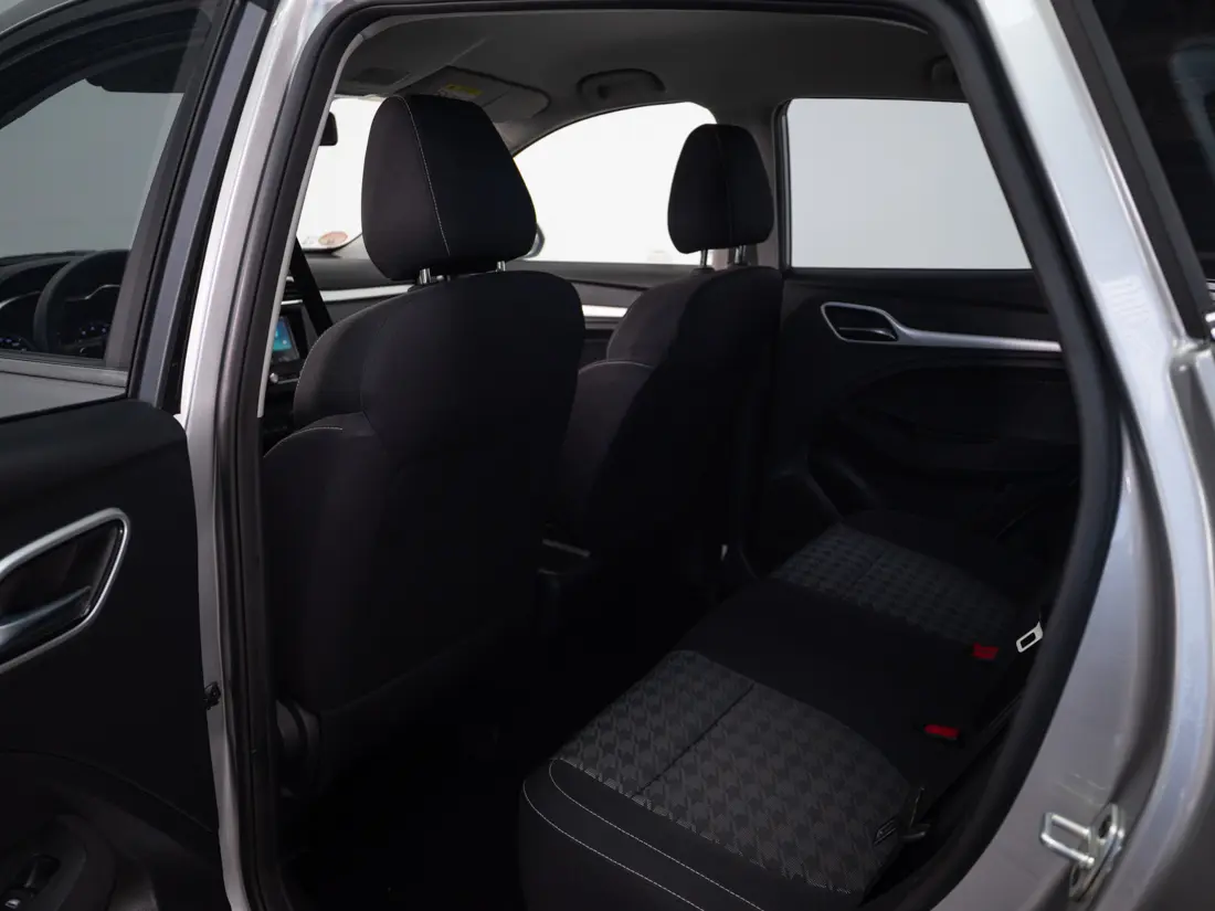 MG Zs 1.5 Std Mt año 2025